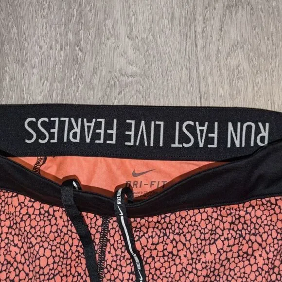 Nike Dri Fit Womens Pink Printed Relay Capri Leggings Size Small New Without Tag - Picture 9 of 10
